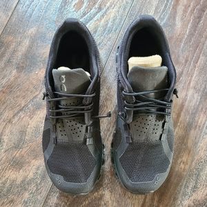 Womens On Cloud running shoes size 5